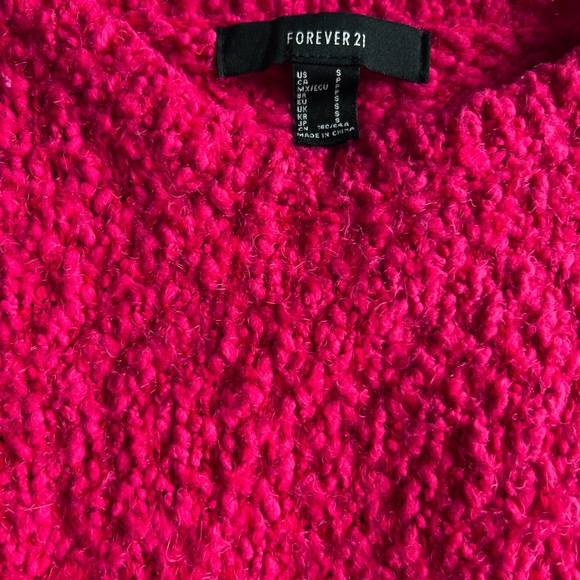 Fuchsia sweater size small - Picture 2 of 4